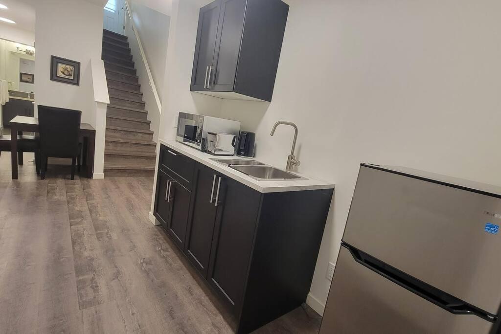 Brand New In The Lakes * Calgary