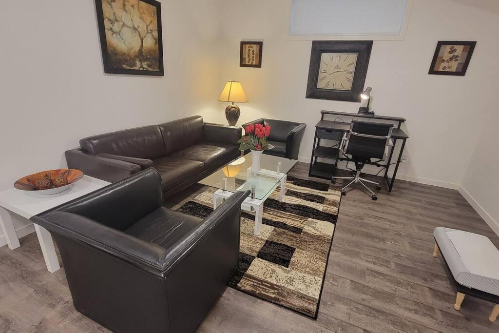 Apartment Brand New In The Lakes *