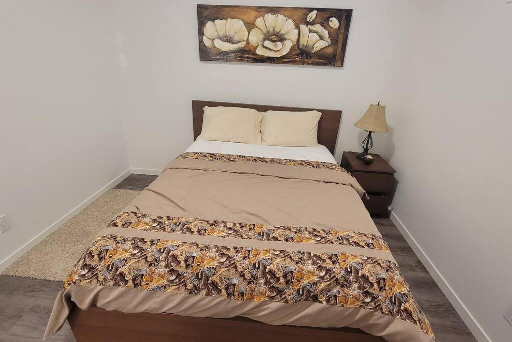 Brand New In The Lakes Apartment *